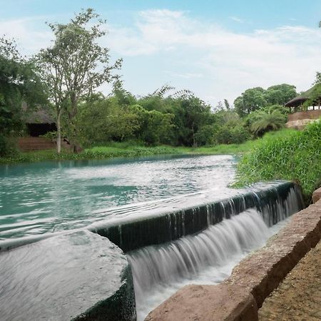 Hampi'S Whiskers Resort Exterior photo