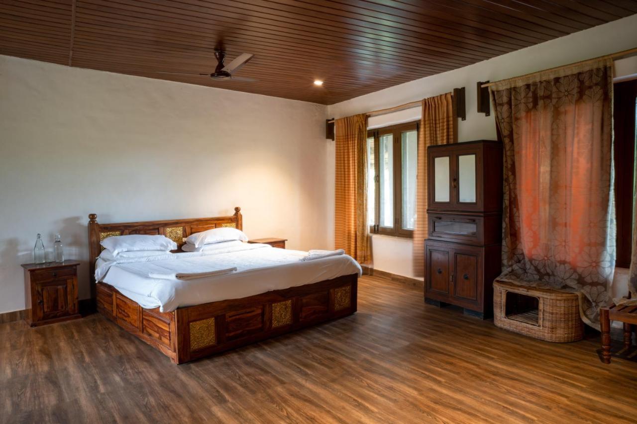 Hampi'S Whiskers Resort Exterior photo